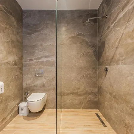 Marina Luxury By Ps アパートホテル 4*