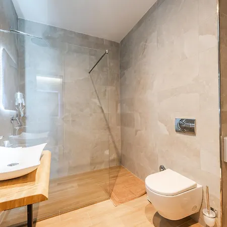 Marina Luxury By Ps 4*