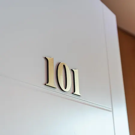 Marina Luxury By Ps アパートホテル 4*