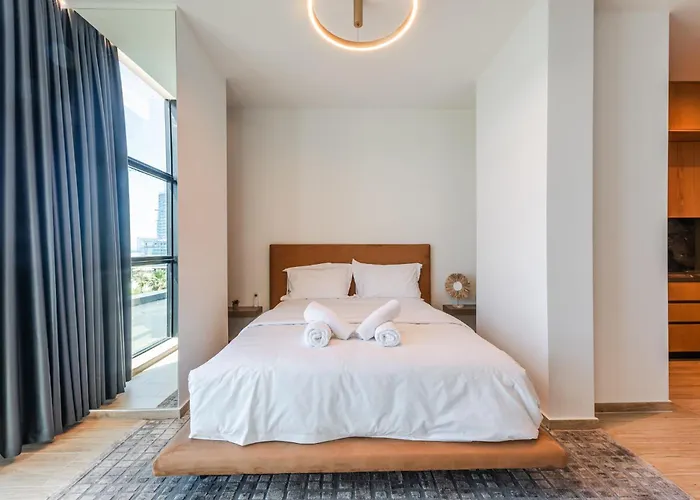 Marina Luxury By Ps 3*